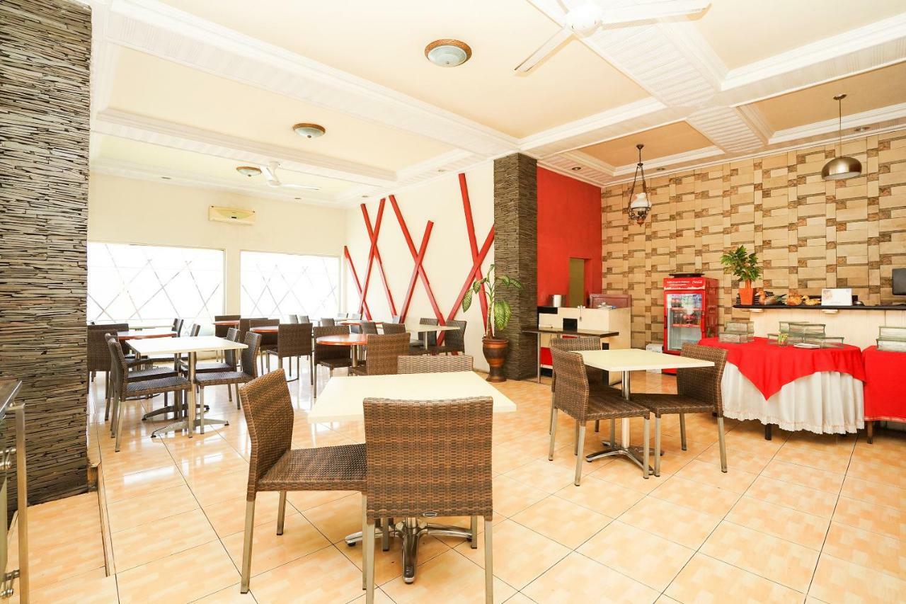 Bromo View Hotel Проболинго Екстериор снимка