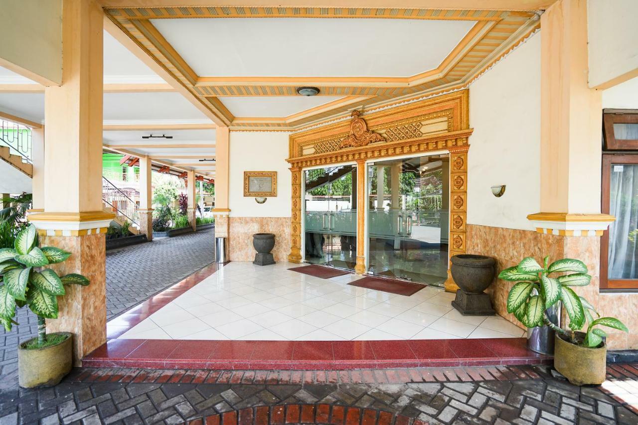 Bromo View Hotel Проболинго Екстериор снимка
