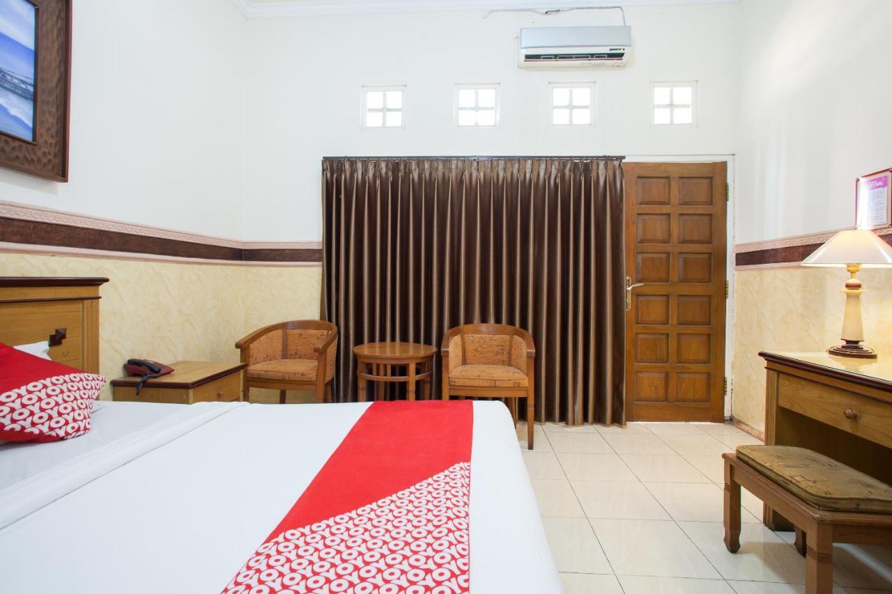 Bromo View Hotel Проболинго Екстериор снимка