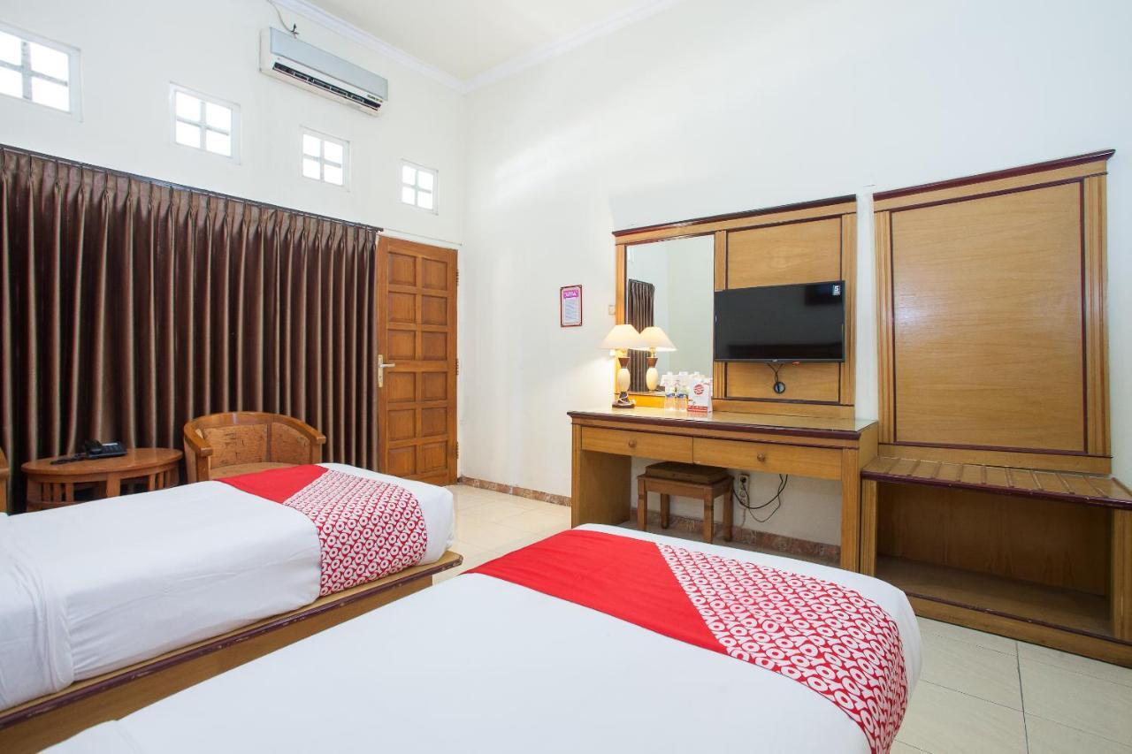 Bromo View Hotel Проболинго Екстериор снимка