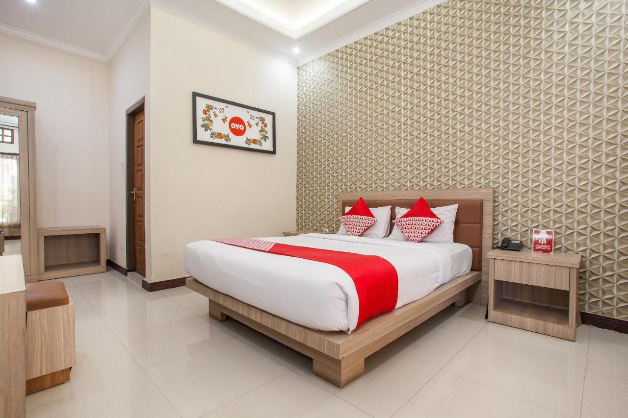 Bromo View Hotel Проболинго Екстериор снимка